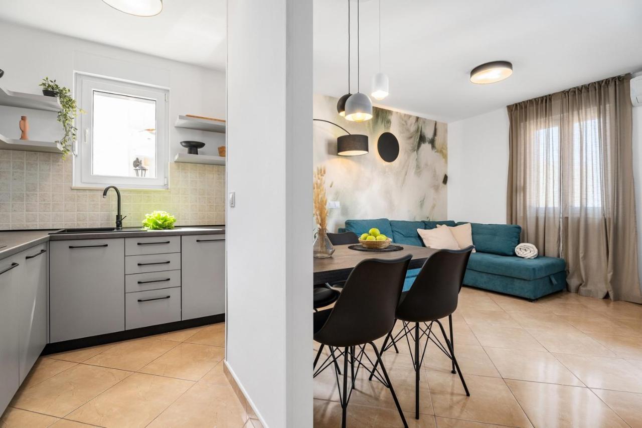 Villa Lux Проманья Экстерьер фото