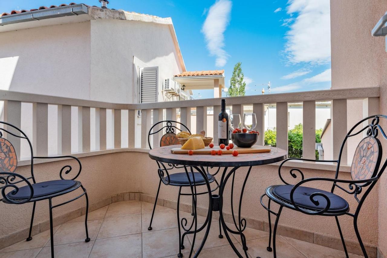 Villa Lux Проманья Экстерьер фото